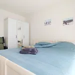 2 Bedroom Amazing In Ostende