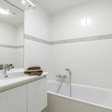 公寓 2 Bedroom Amazing In *