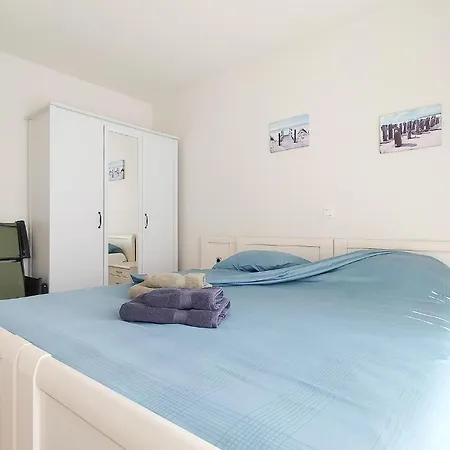 2 Bedroom Amazing In Остенде