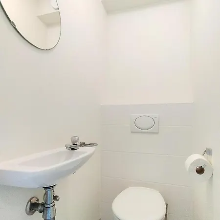 Апартаменти 2 Bedroom Amazing In Остенде
