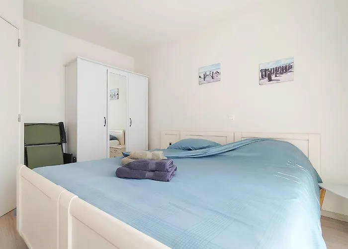 2 Bedroom Amazing In Oostende